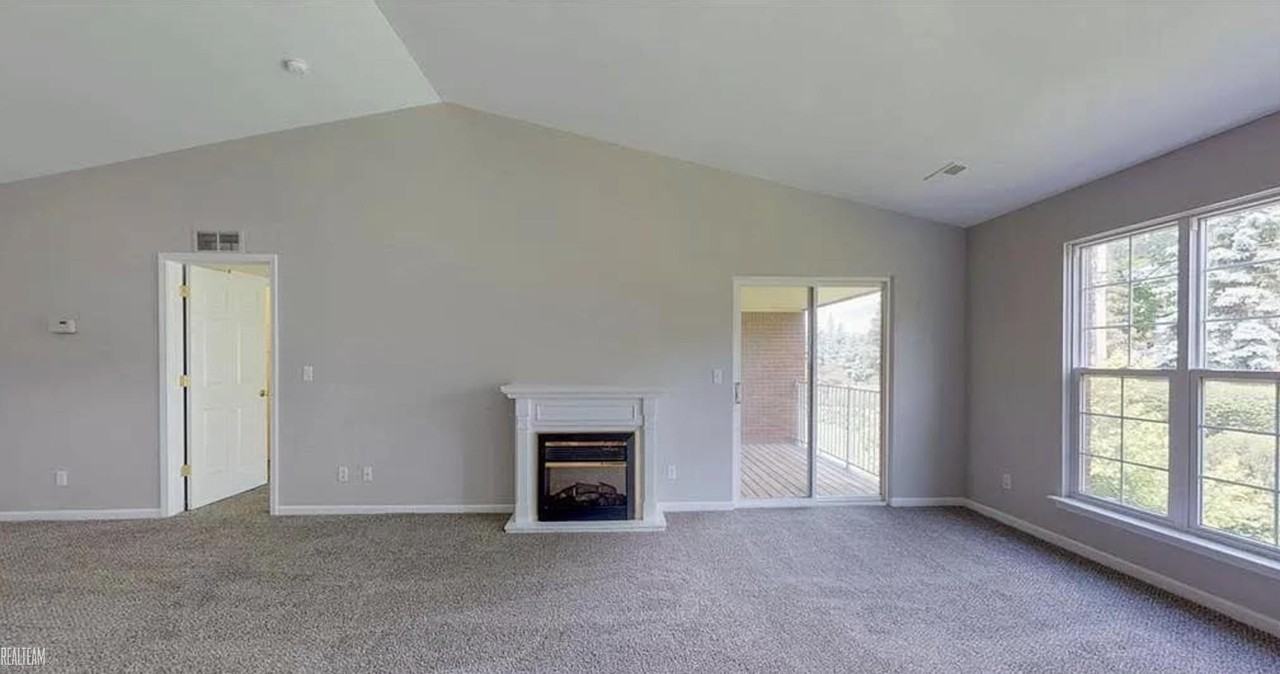 1892 Flagstone Cir - Photo 4 of 22