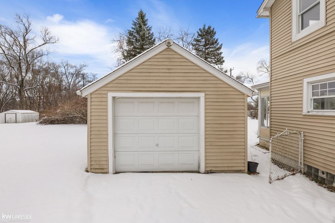 7618 Sylvan St - Photo 6 of 41