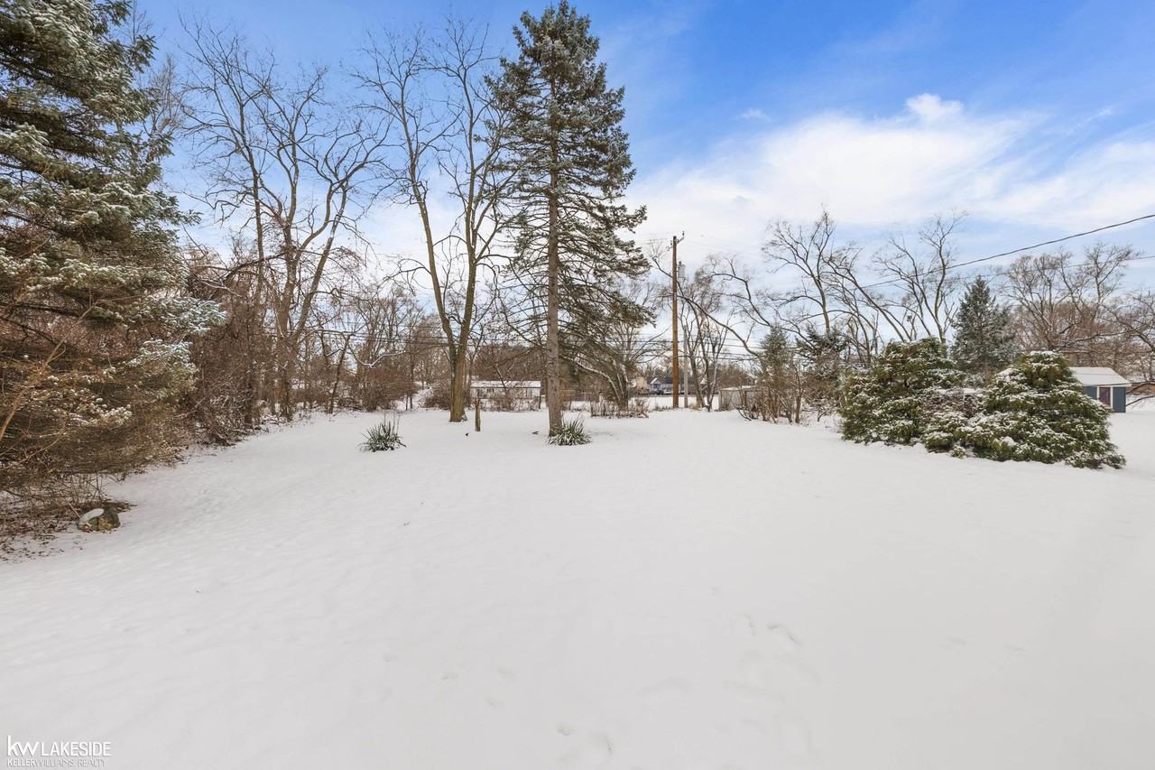 7618 Sylvan St - Photo 7 of 41