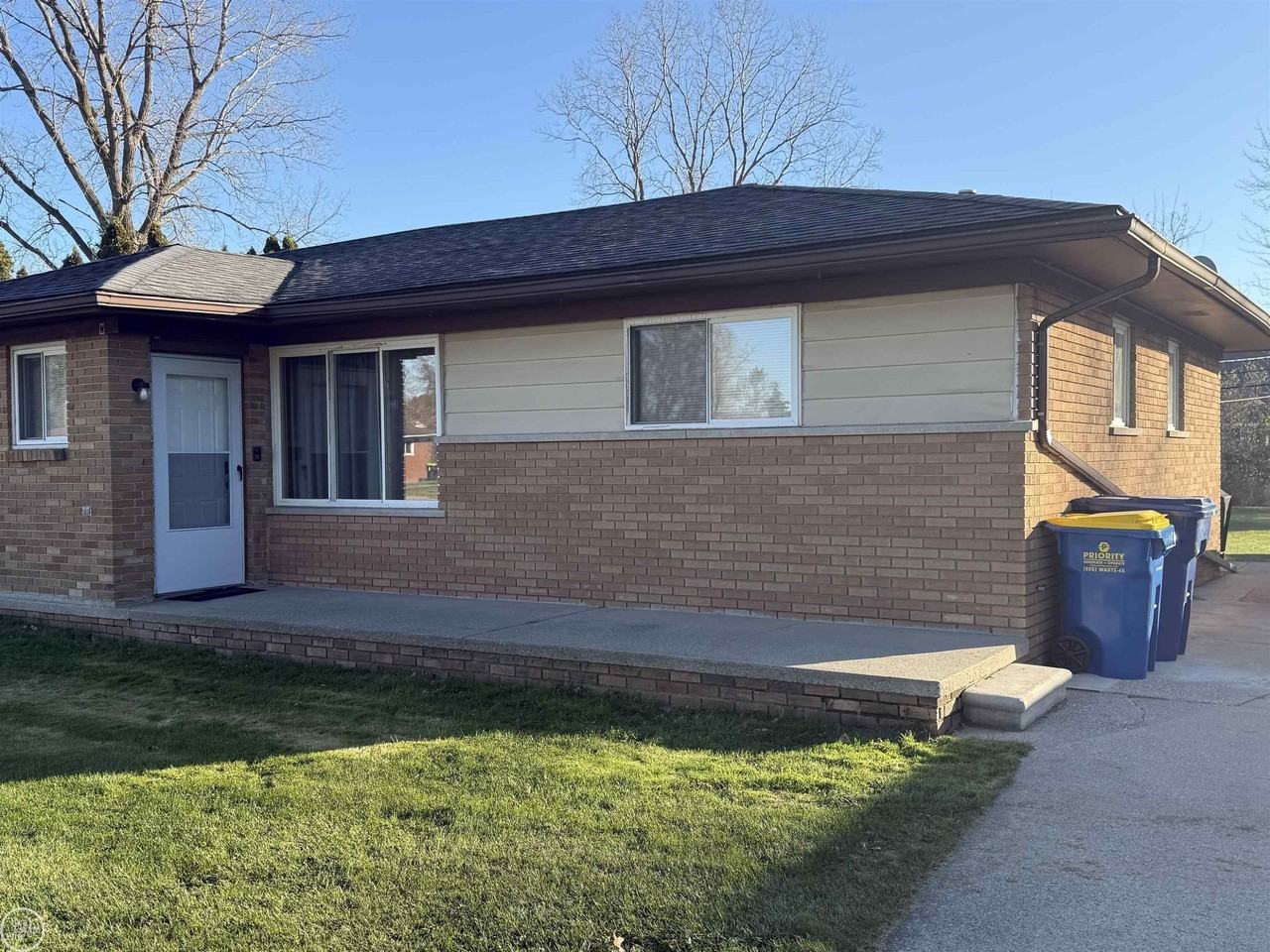 27550 Schiller St #W - Photo 2 of 19