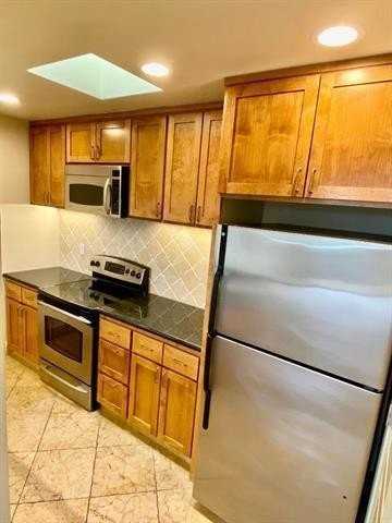 520 N Santa Cruz Ave - Photo 2 of 15