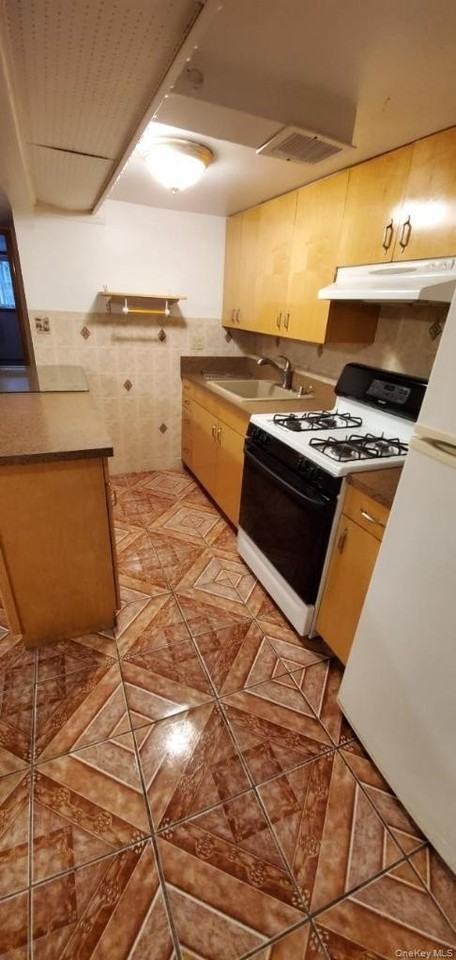 2536 76th St Unit 1 #1 - Photo 3 of 22