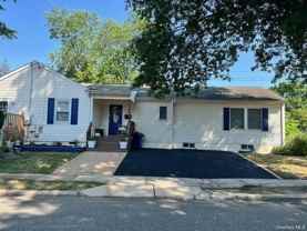 301 Laurel Rd - Photo 1 of 1