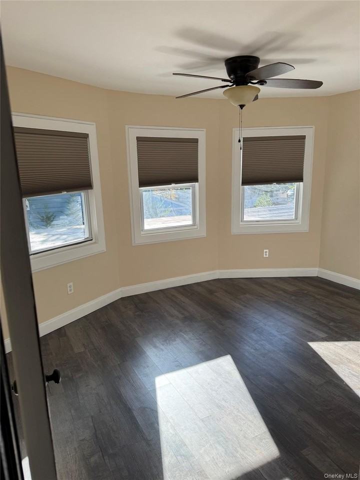 164 Sterling Pl - Photo 3 of 14