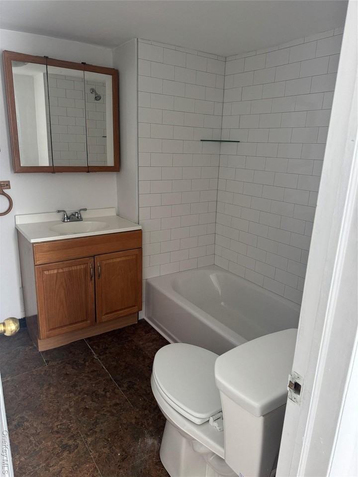 523 Fostertown Rd - Photo 7 of 15