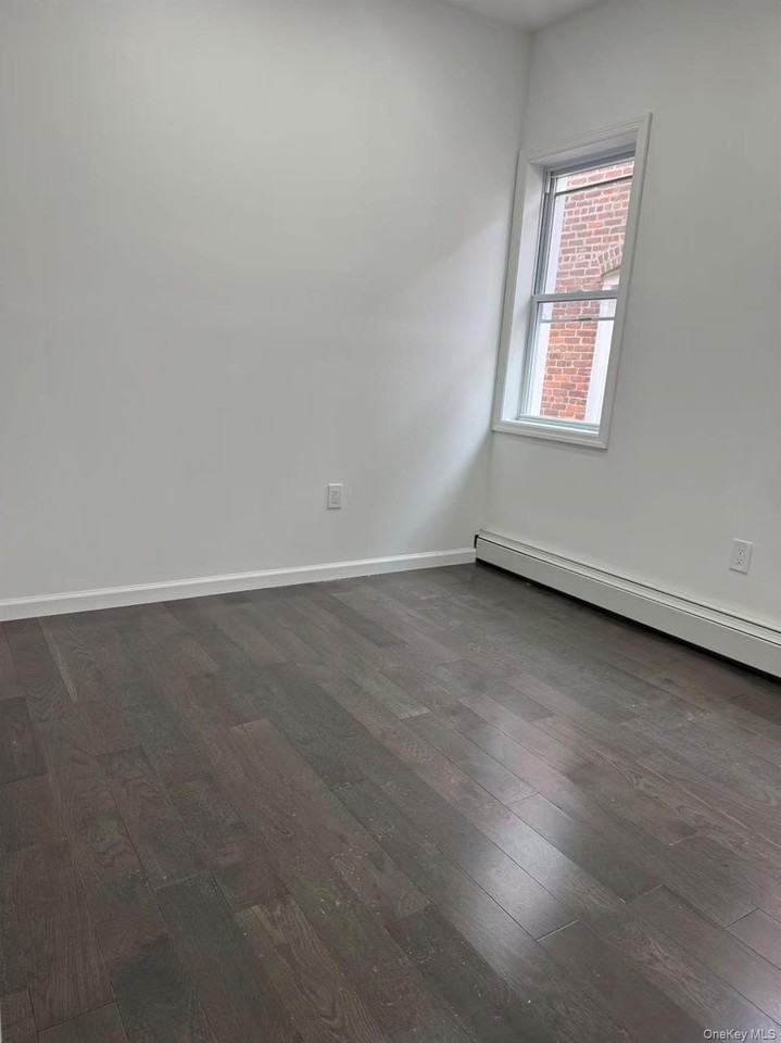 11221 15th Ave - Photo 2 of 6