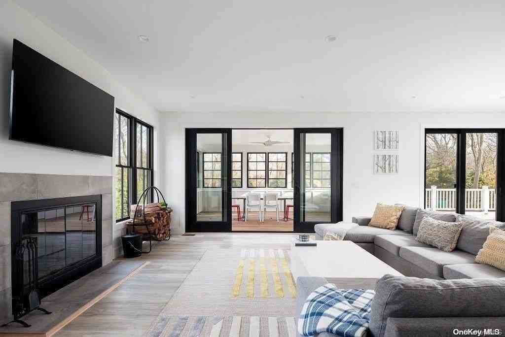 650 Pine Ave - Photo 7 of 34