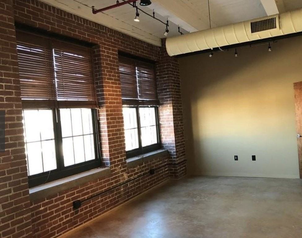 406 Lincoln St Unit 206 #206 - Photo 2 of 7