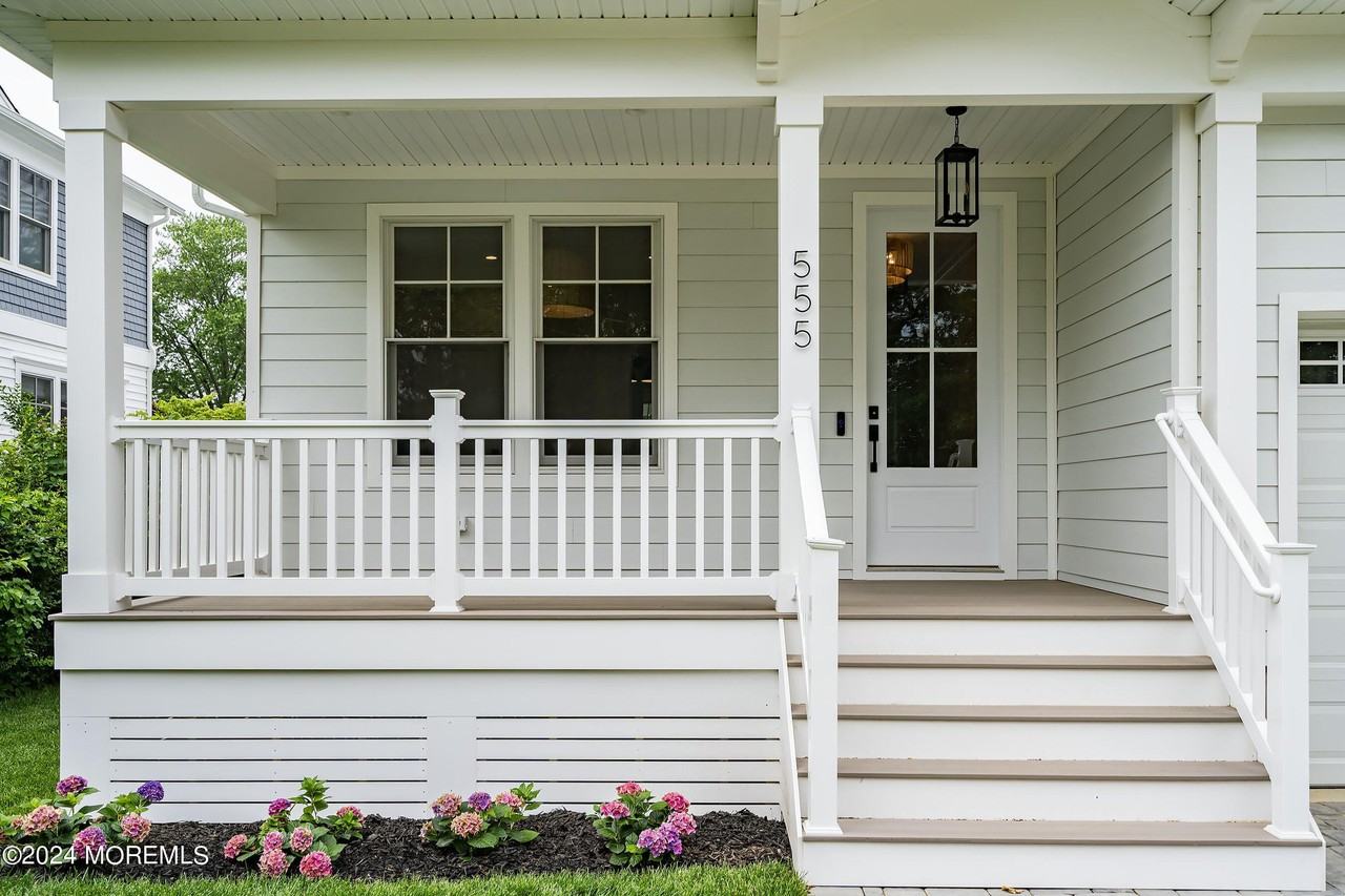 555 Sussex Ave - Photo 2 of 28