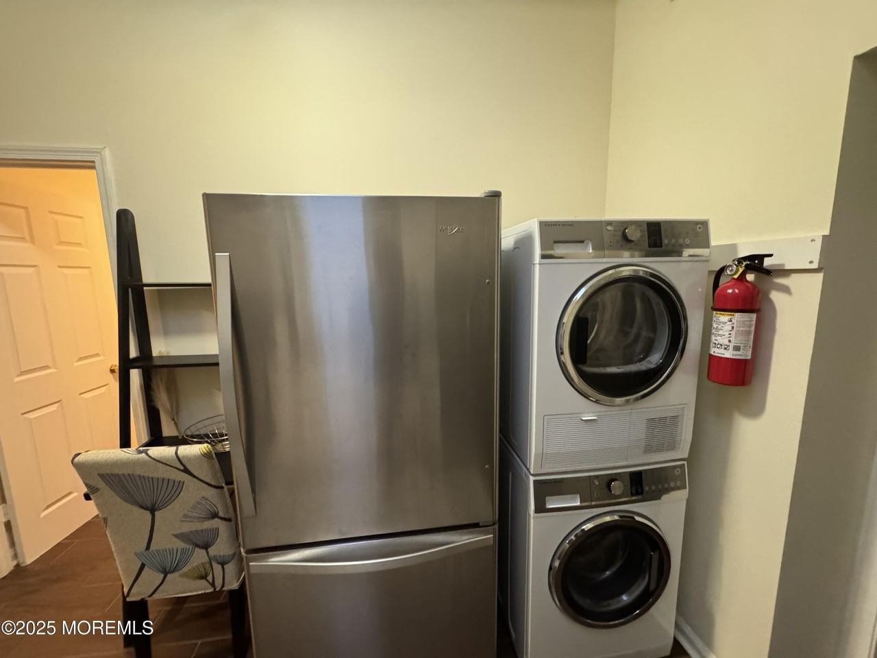 124 Lincoln Ave Apt 4 #4 - Photo 4 of 14