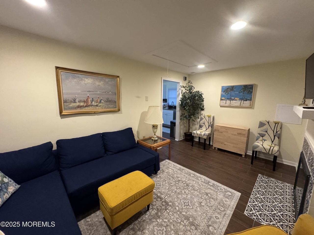 124 Lincoln Ave Apt 4 #4 - Photo 5 of 14