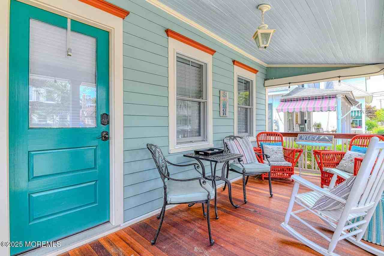 86 Franklin Ave - Photo 2 of 24