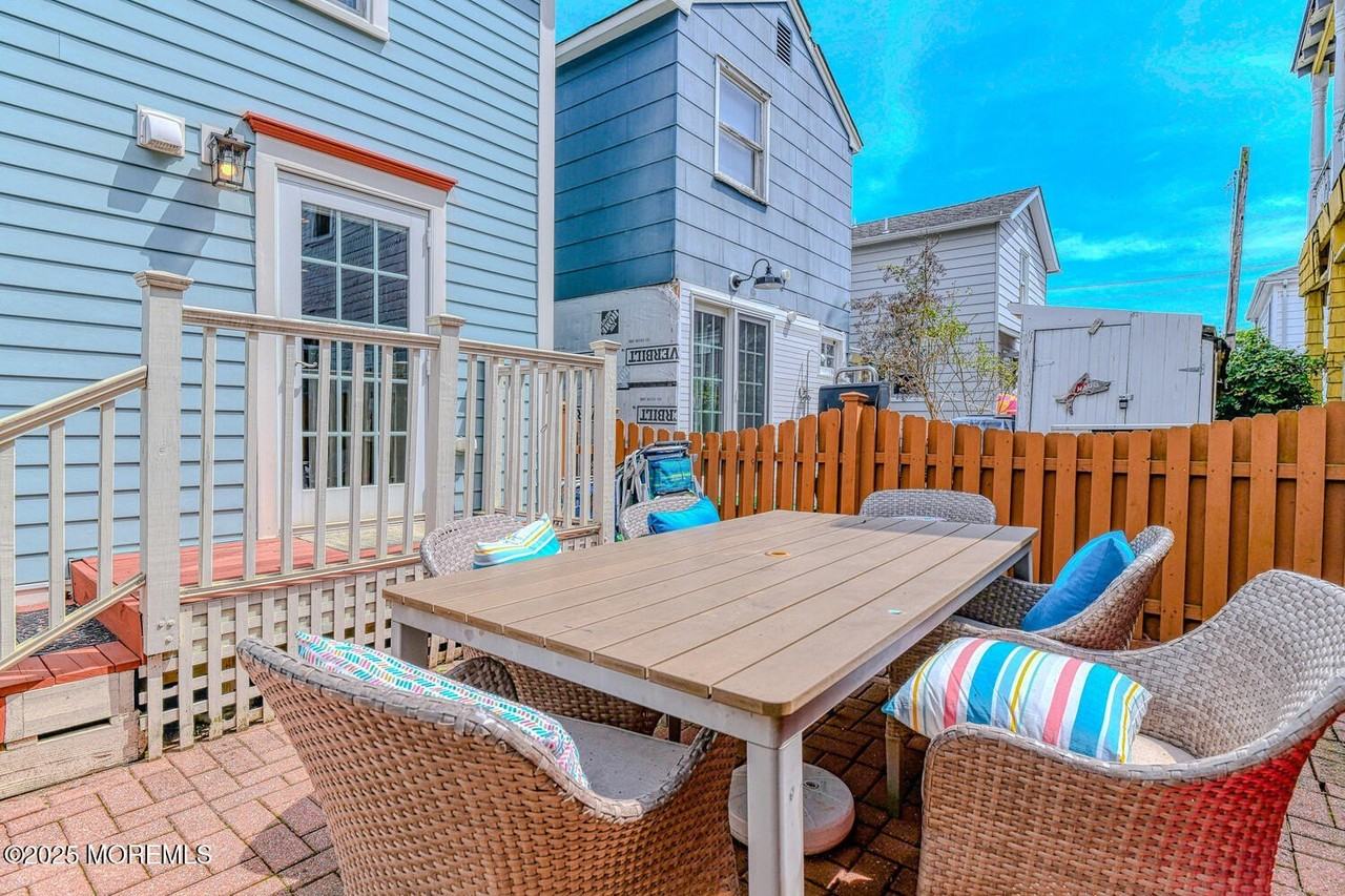 86 Franklin Ave - Photo 7 of 24