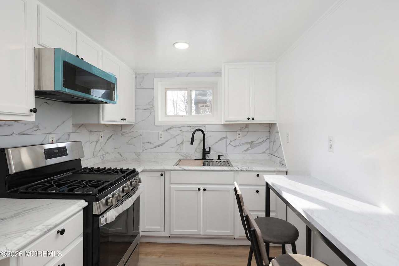 12 Main St Unit A #A - Photo 7 of 31