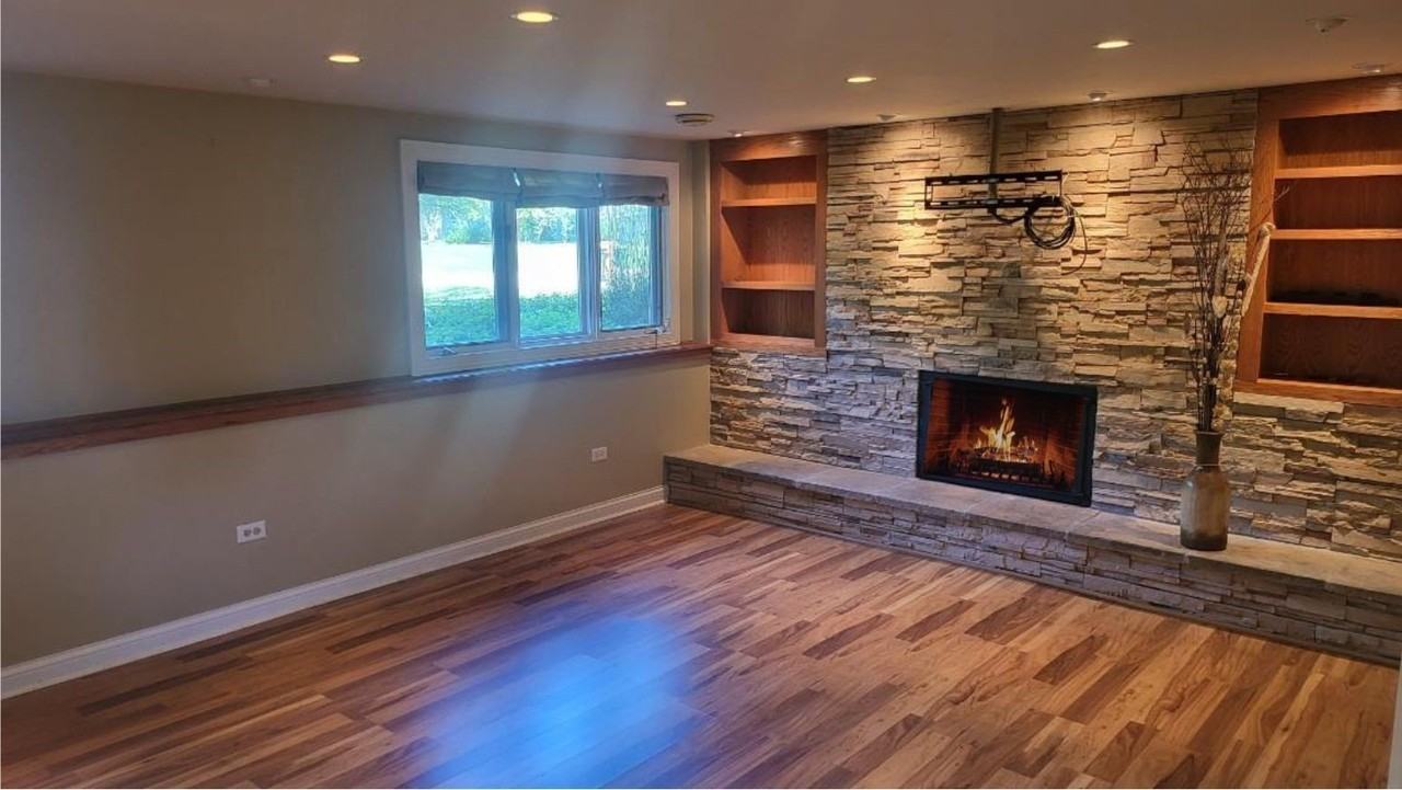 28W661 Douglas Rd - Photo 7 of 20