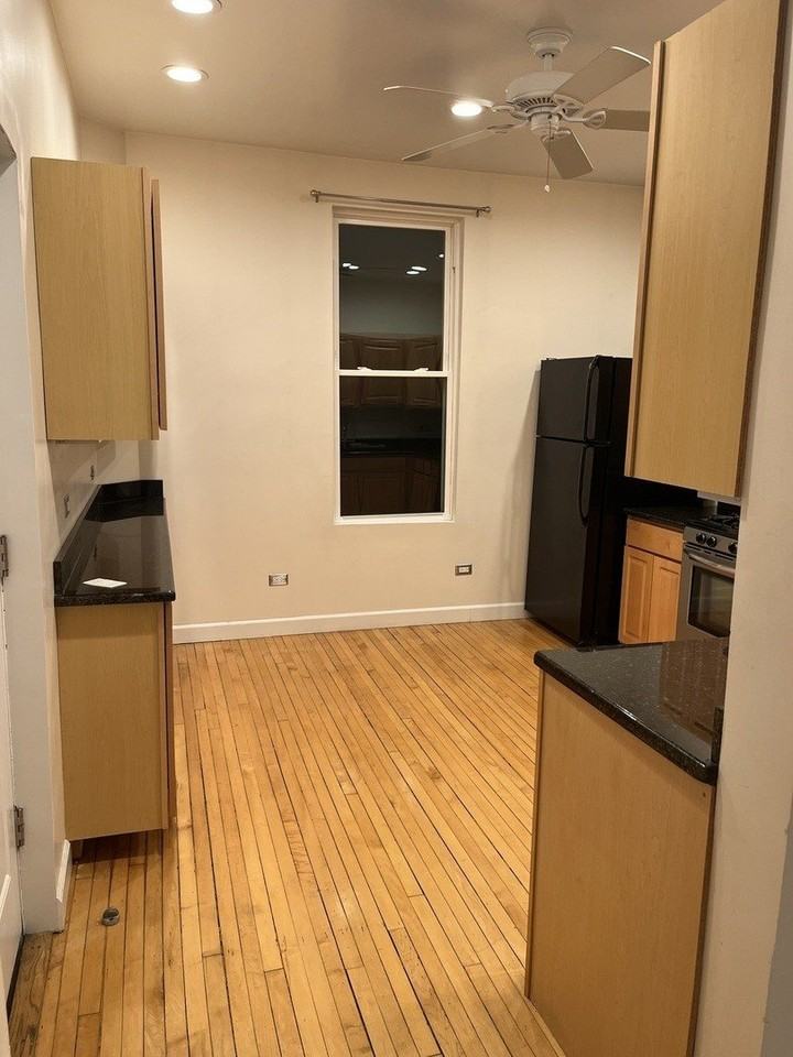 1638 N Washtenaw Ave Apt 2 #2 - Photo 5 of 25