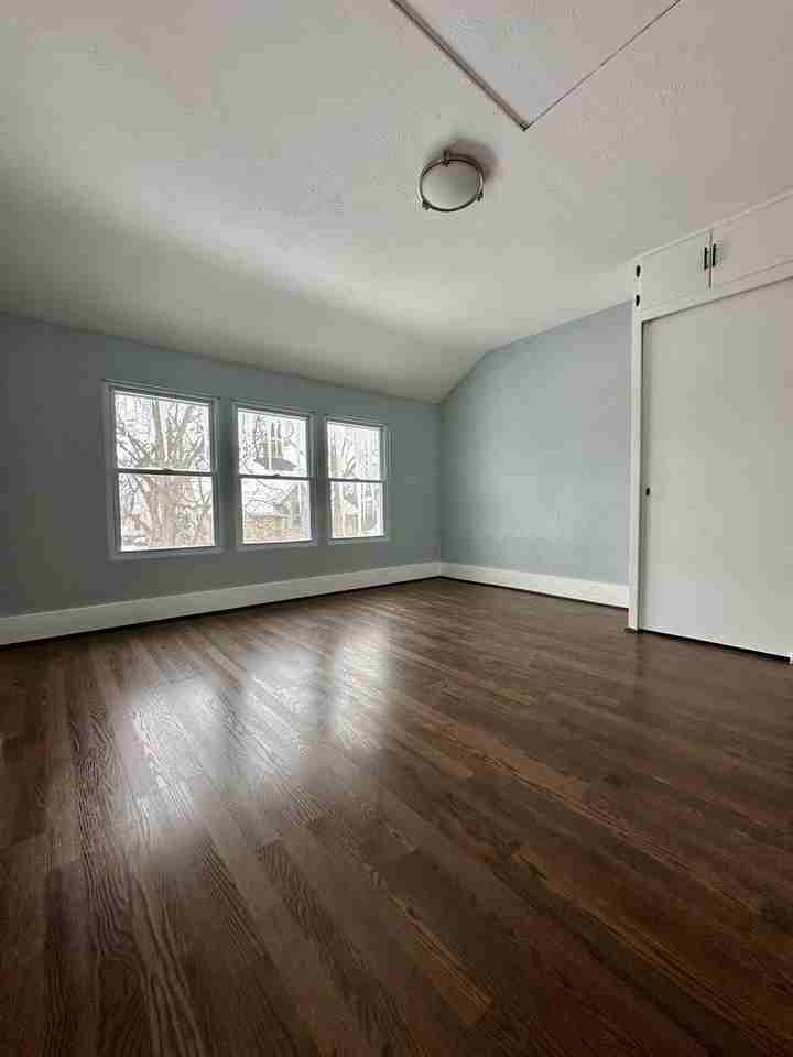 914 Garfield Ave Unit 2 #2 - Photo 4 of 10