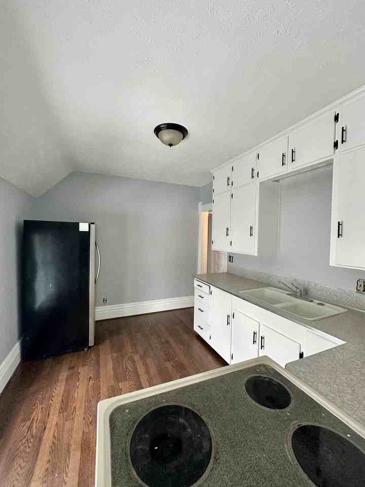 914 Garfield Ave Unit 2 #2 - Photo 7 of 10