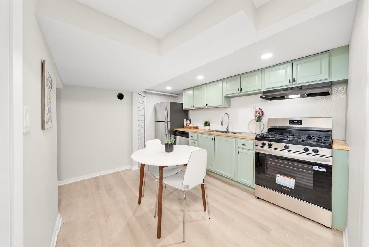 4735 N Kilbourn Ave Unit G #G - Photo 3 of 10