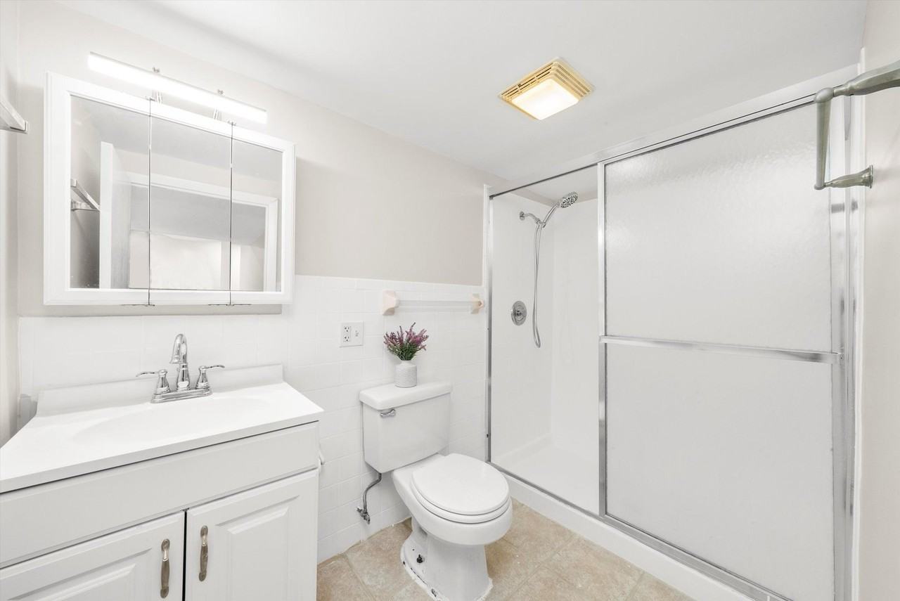 4735 N Kilbourn Ave Unit G #G - Photo 6 of 10