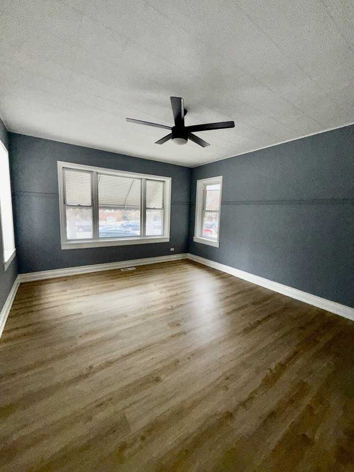 1741 N Mayfield Ave Apt 1 #1 - Photo 2 of 9