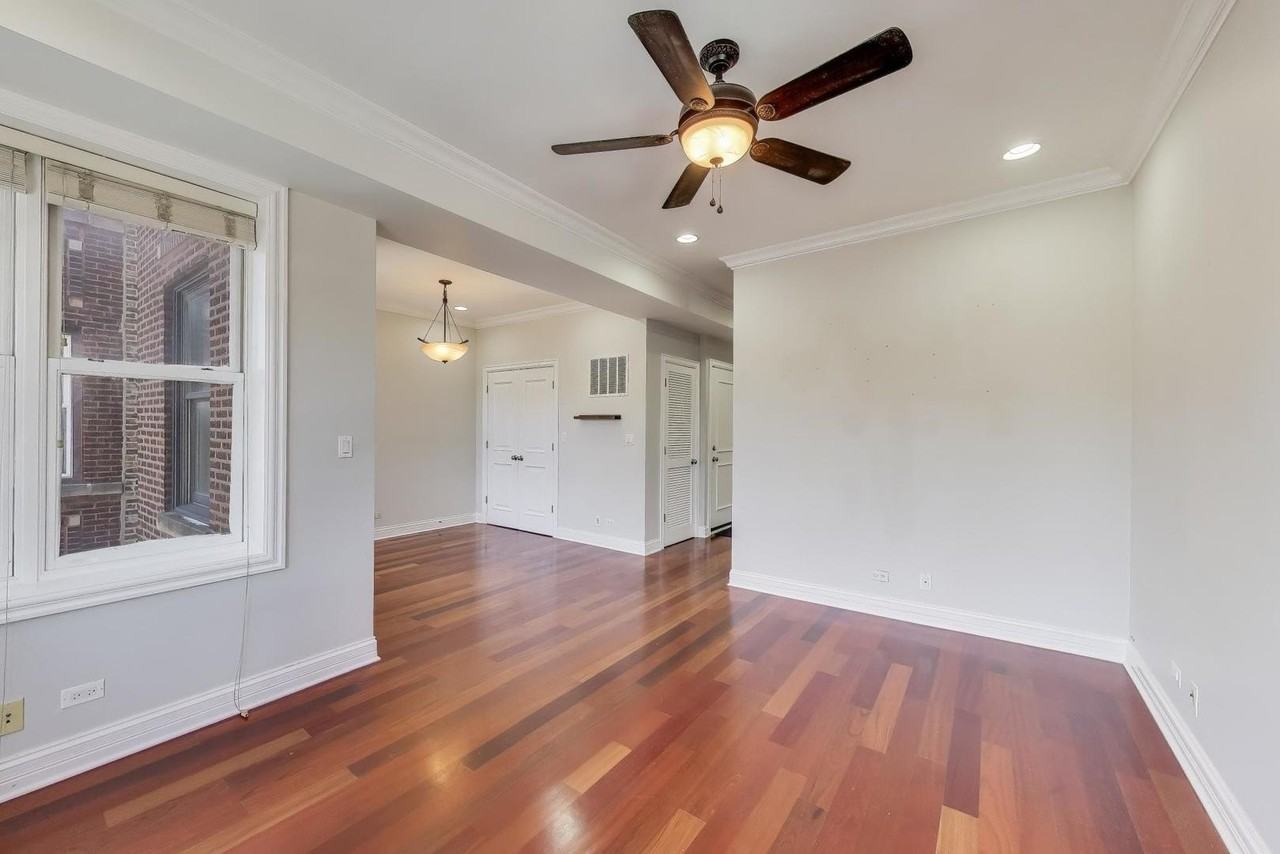 4331 N Sacramento Ave Apt 2 #2 - Photo 5 of 21