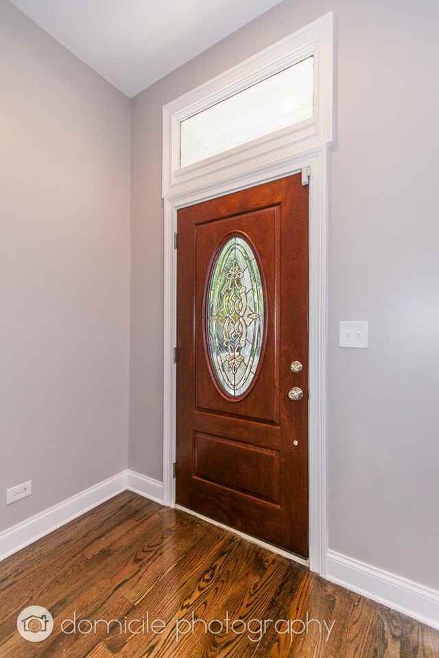 806 S Oakley Blvd - Photo 3 of 45