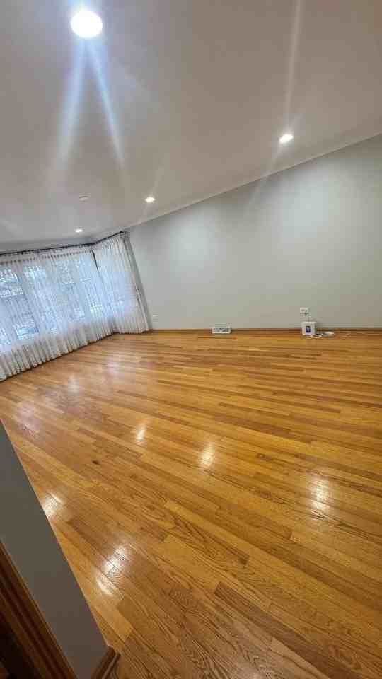 5323 S Narragansett Ave - Photo 2 of 10