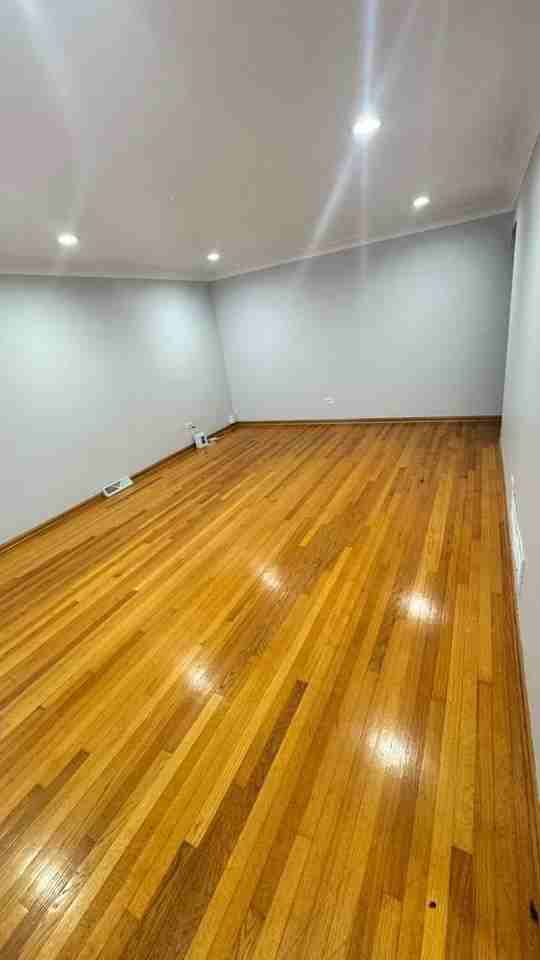 5323 S Narragansett Ave - Photo 3 of 10