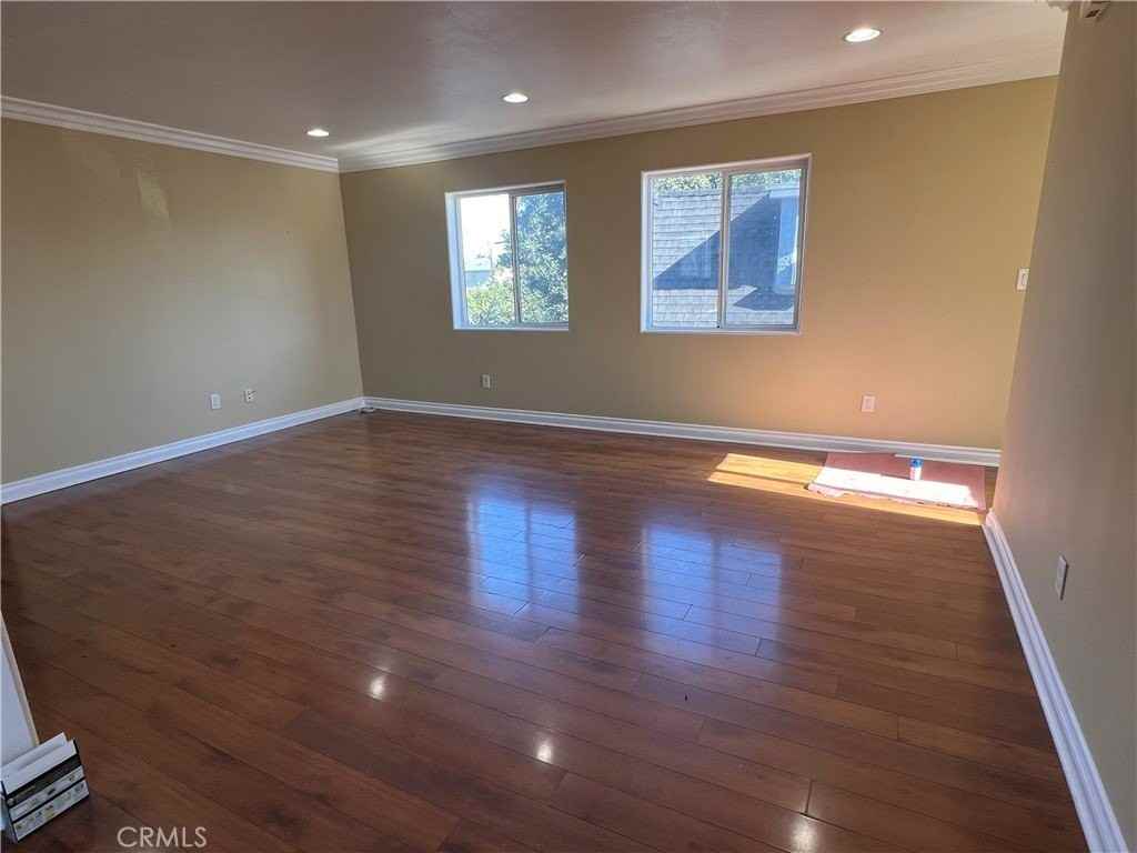 1577 E 51st St - Photo 6 of 20