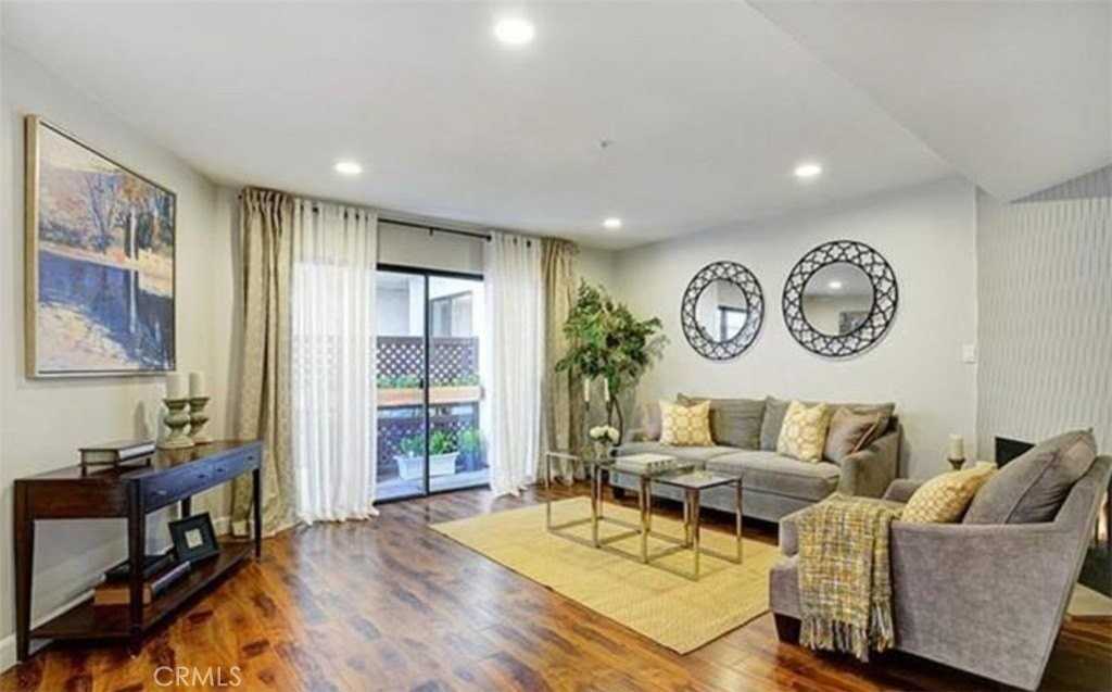 315 Raymond Ave #8 - Photo 6 of 15