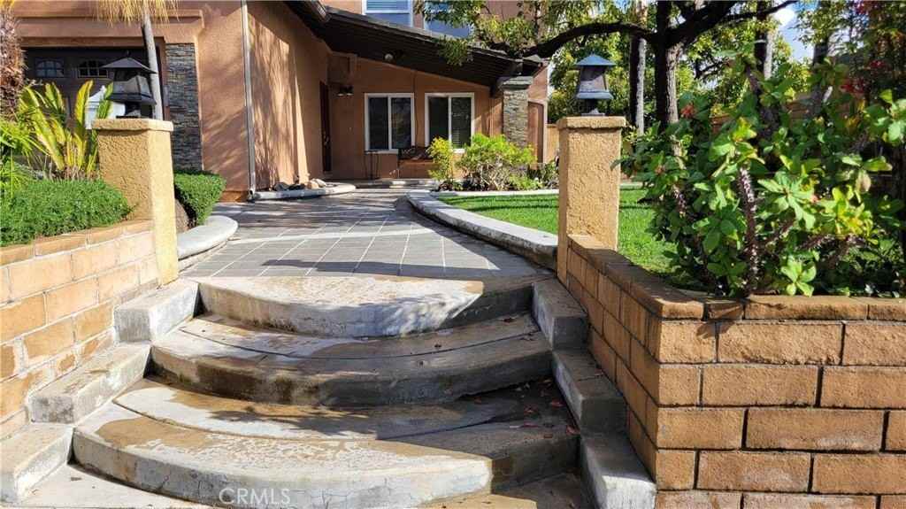 1761 E Eucalyptus St - Photo 3 of 50