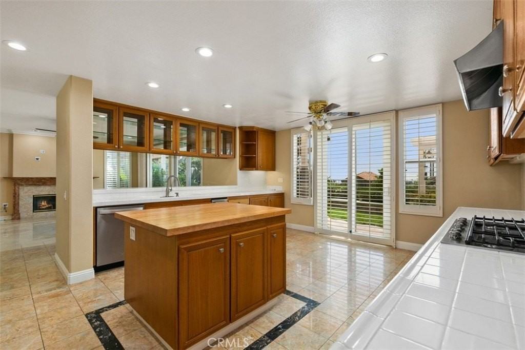 22401 Bayberry - Photo 5 of 50