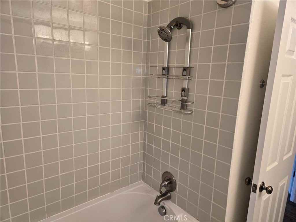 4640 Hazelnut Ave - Photo 5 of 44