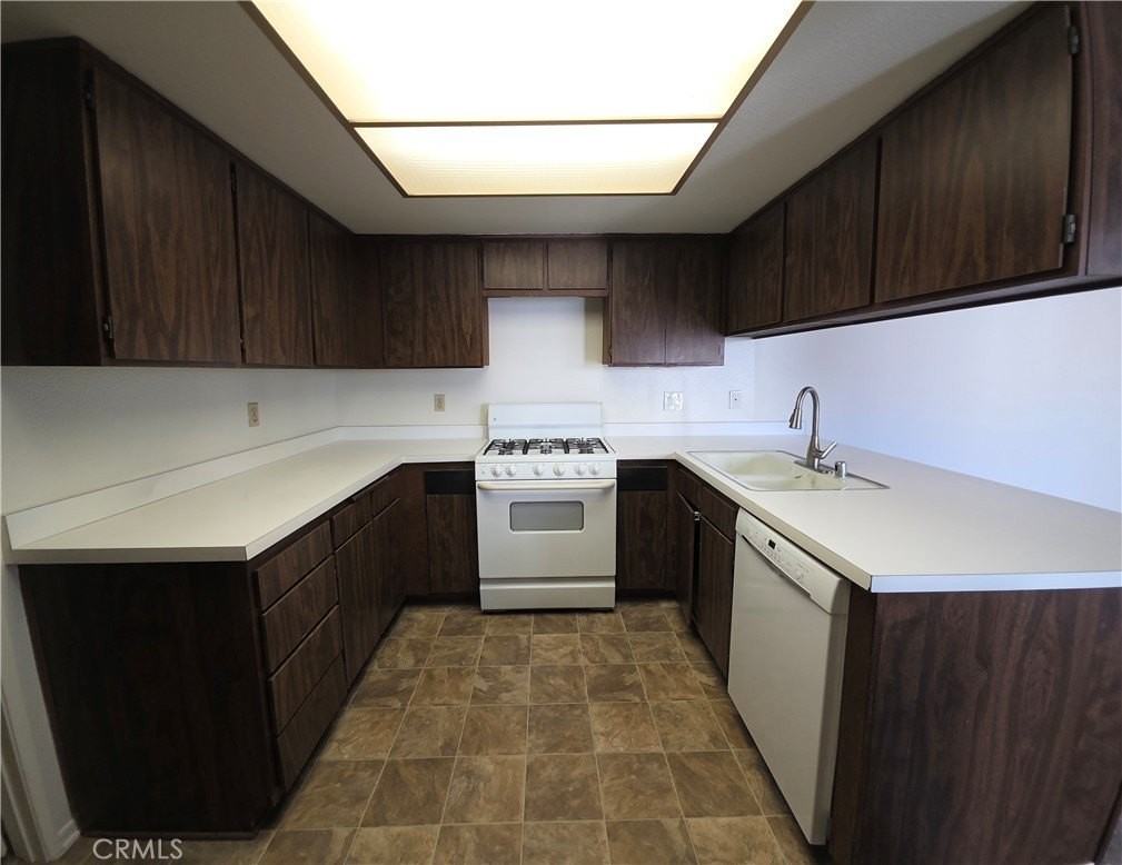 4823 Fieldbrook Ln #24 - Photo 5 of 25