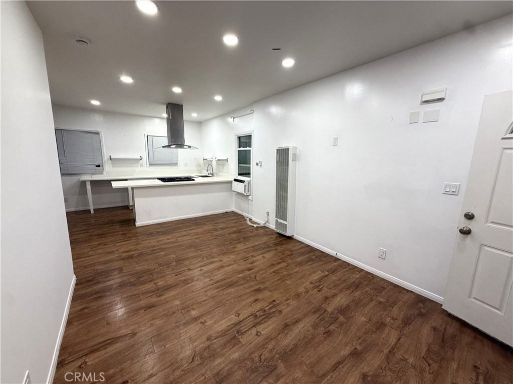 3621 Denker Ave - Photo 3 of 15