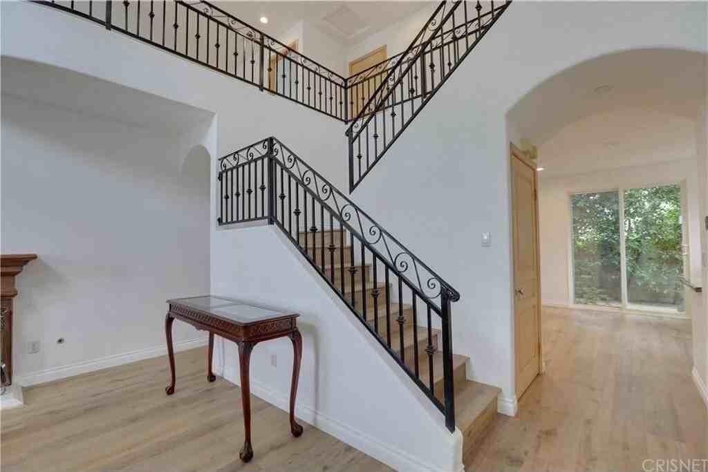 18117 Jaguar Ct - Photo 5 of 33