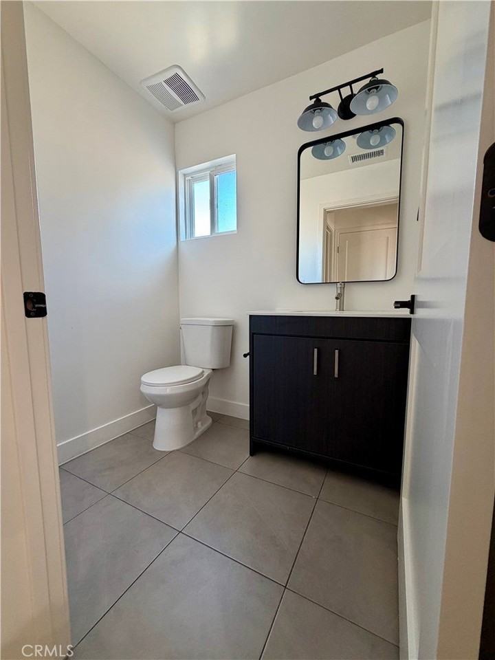 5436 Kester 1/2 - Photo 6 of 18