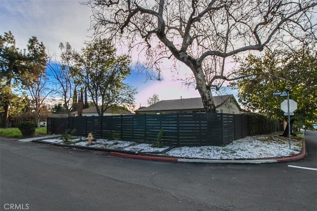 6059 Vantage Ave - Photo 2 of 33