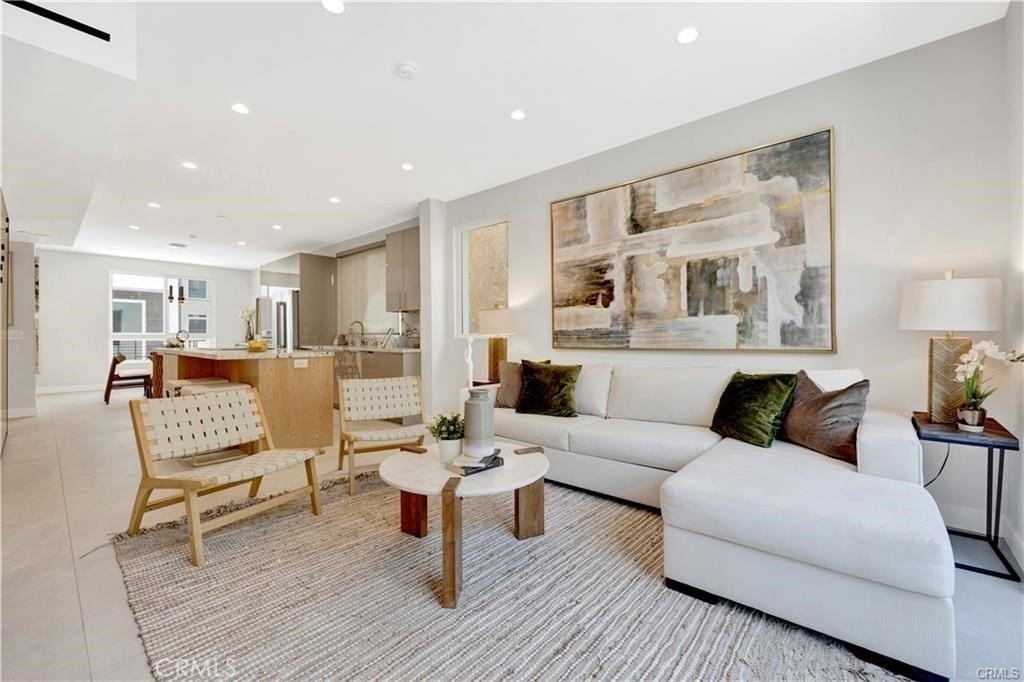 14570 Dickens St - Photo 4 of 14