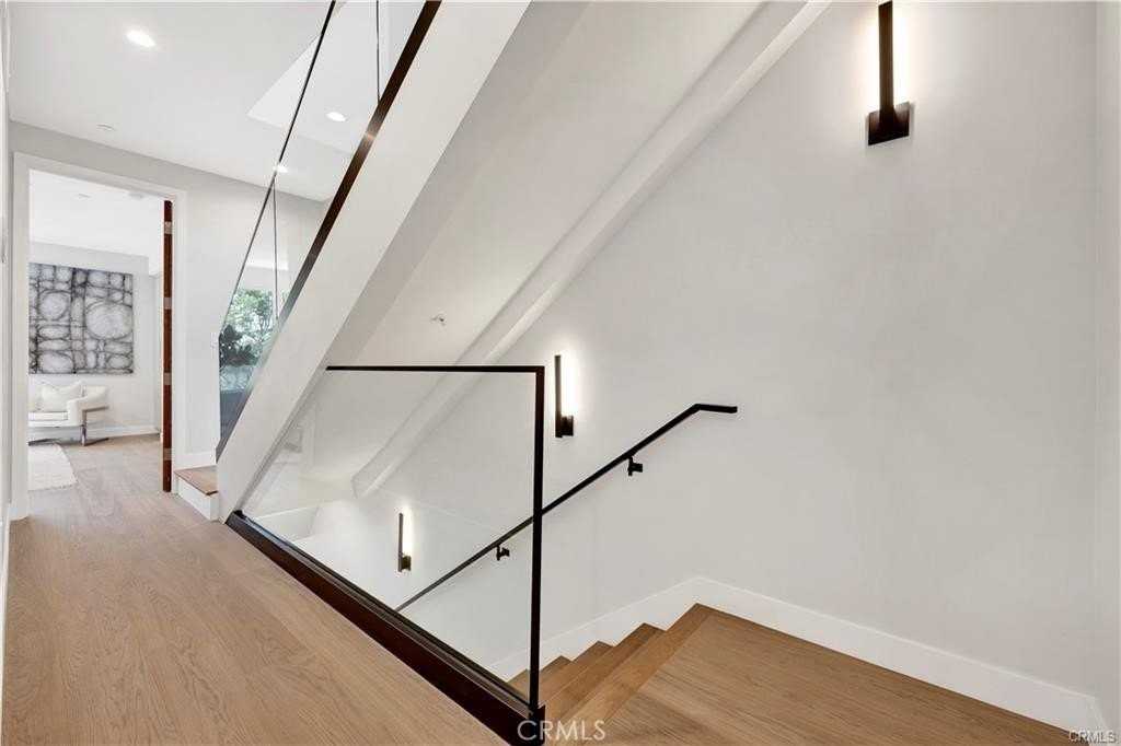 14570 Dickens St - Photo 7 of 14