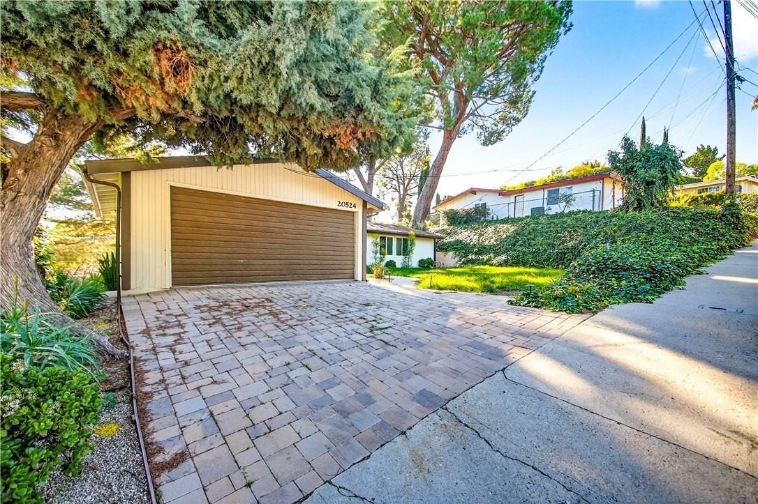 20524 Rhoda St - Photo 3 of 41