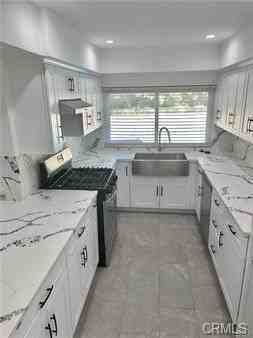 12913 Winthrop Ave - Photo 5 of 30