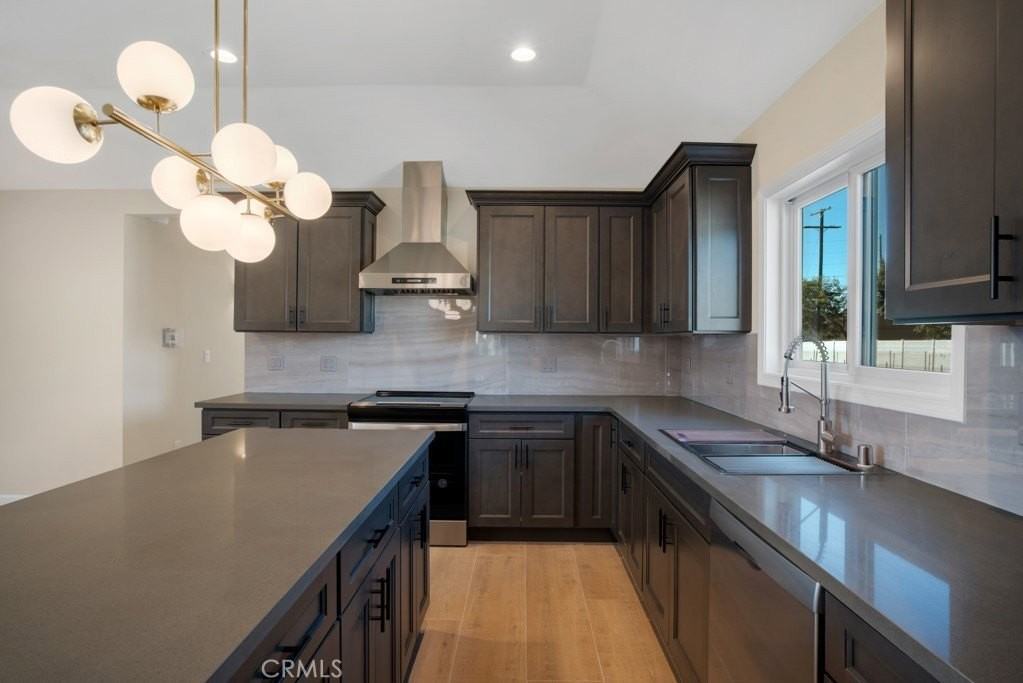 7635 Fallbrook Ave - Photo 7 of 50