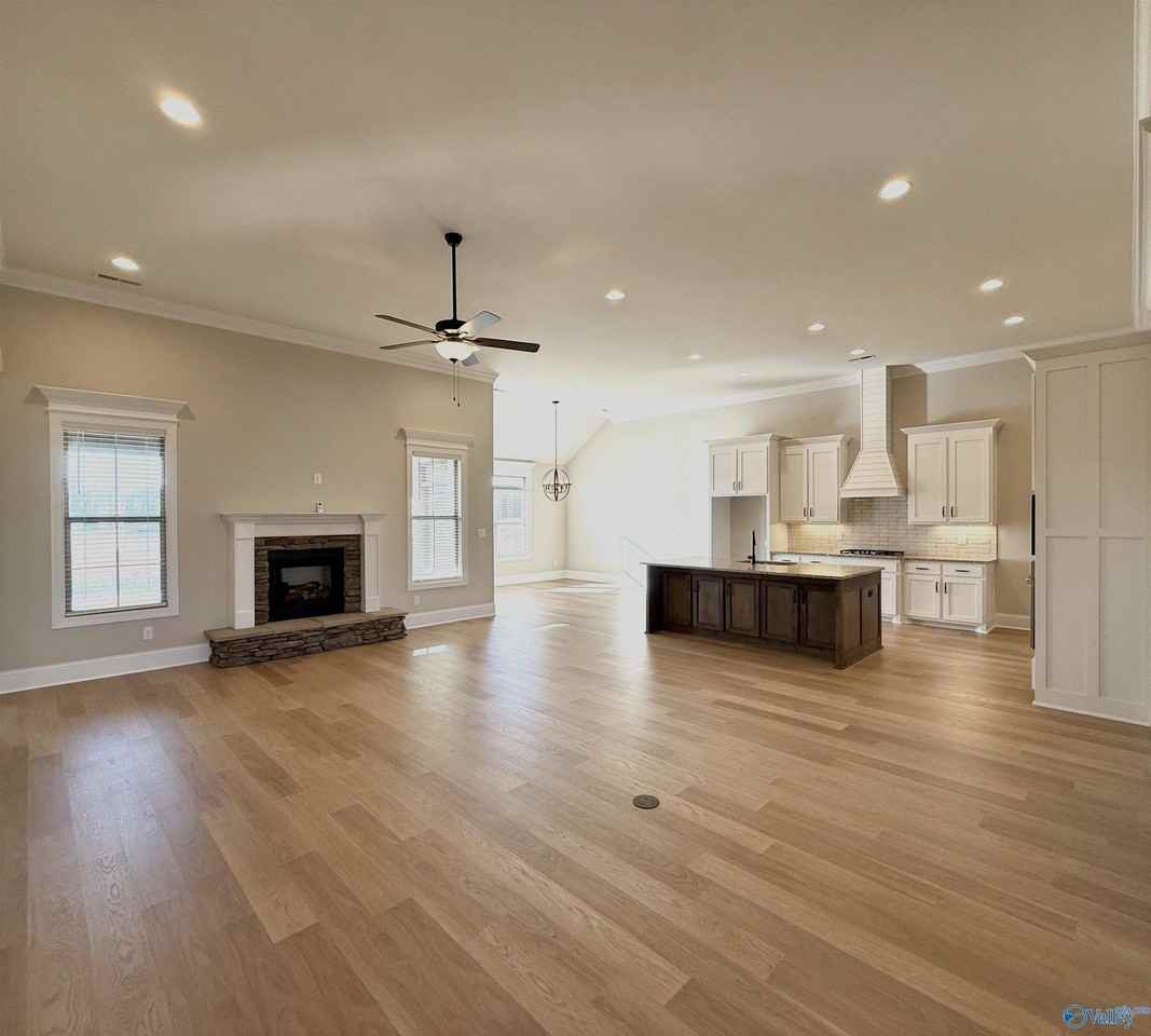 26430 Birkshire Ln - Photo 2 of 43