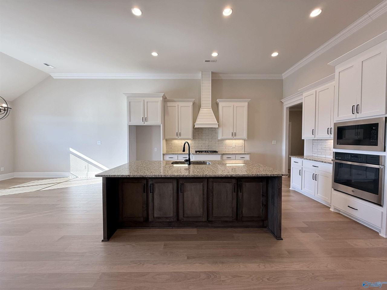 26430 Birkshire Ln - Photo 6 of 43