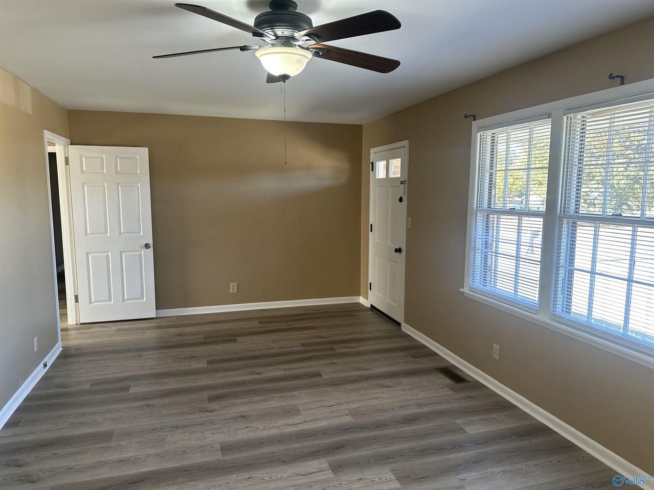 4109 Nelson Dr Nw - Photo 2 of 15