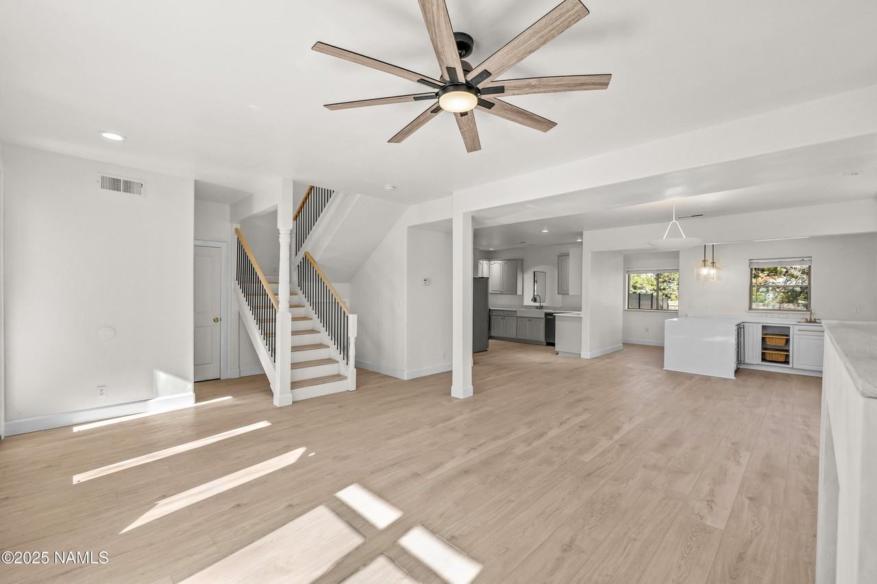 6686 E Eagle Crest Dr - Photo 6 of 33