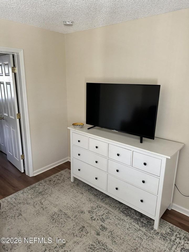 3616 Magnolia Point Blvd - Photo 3 of 11