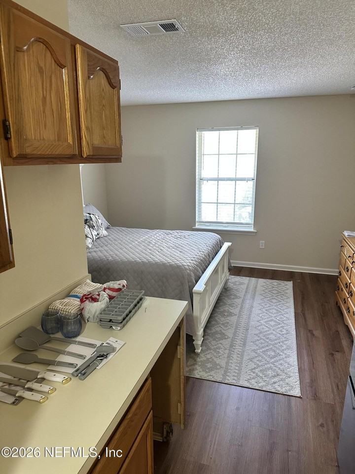 3616 Magnolia Point Blvd - Photo 7 of 11